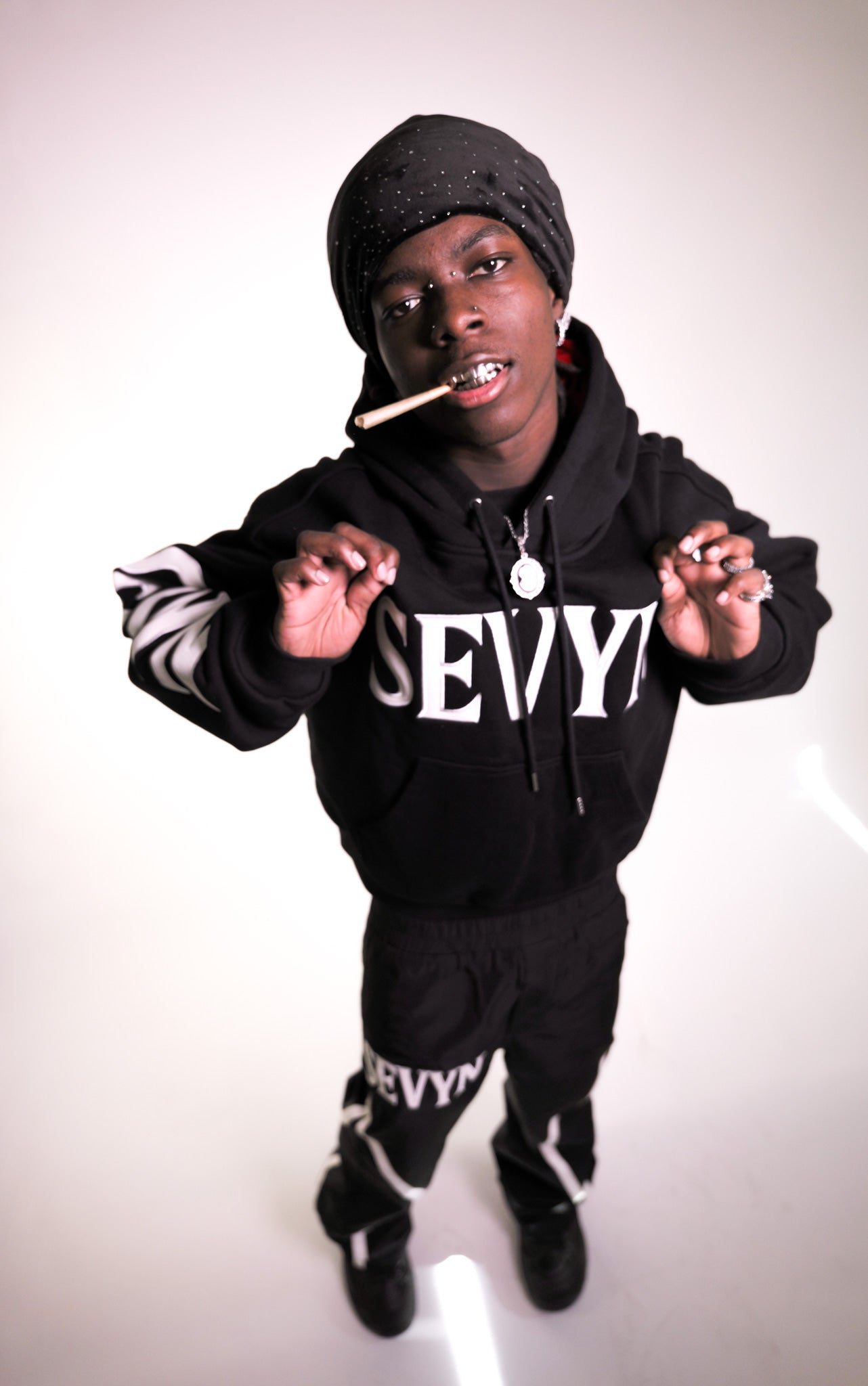 SEVYN Cropped Baggy Hoodie